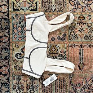 WeWoreWhat White Sports Bra with Black Contrast Stitching xs